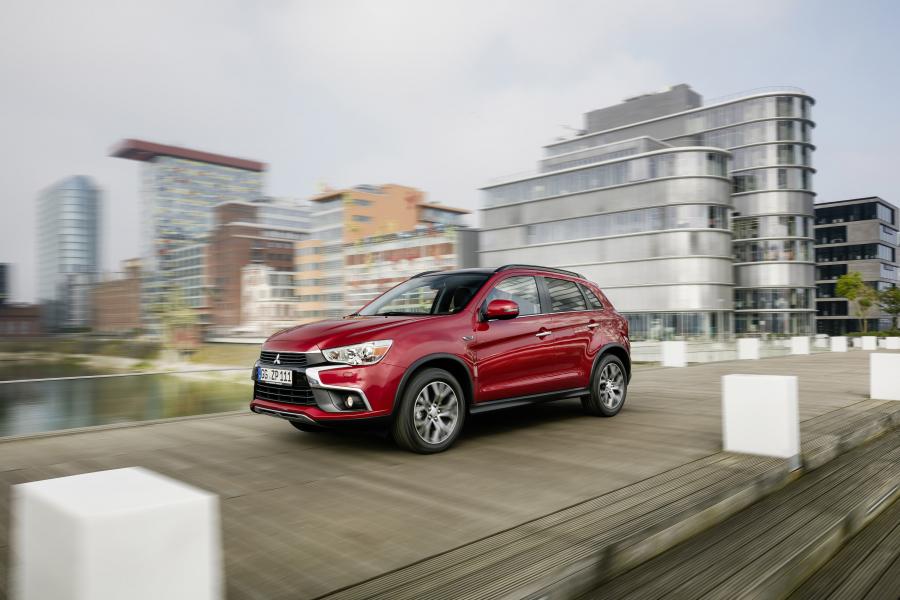  Mitsubishi ASX 2016 года  (фото 13 из 50)